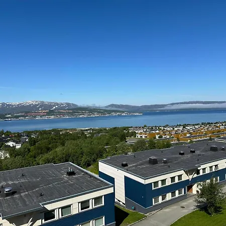 Arctic Inn, Cozy Single Bed Private Room In A Shared Apartment With Stunning Tromso Views Exterior photo