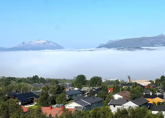 Arctic Inn, Cozy Single Bed Private Room In A Shared Apartment With Stunning Tromso Views
